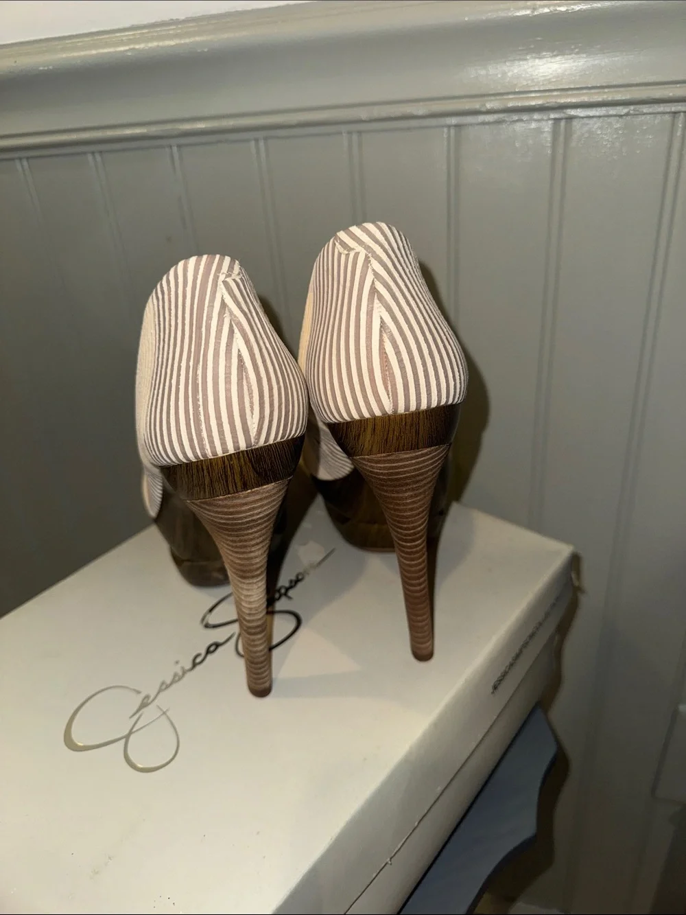 Jessica Simpson Colie Sand Striped Platform Heel - Size 8.